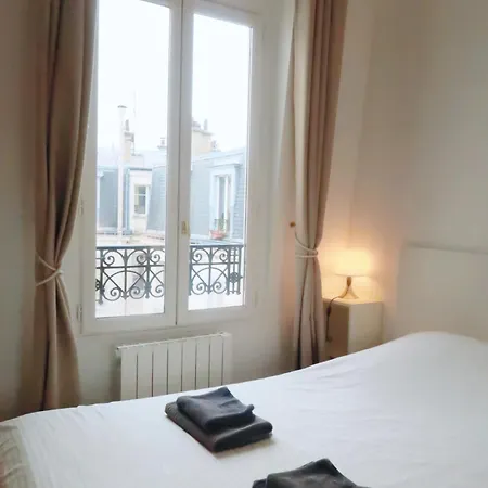 アパート Spacious Near Eiffel Grenelle F2 パリ